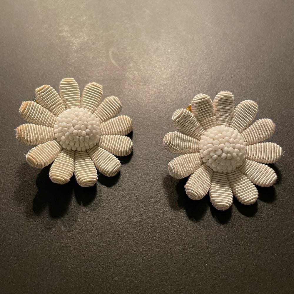 Rebecca de Ravenel | Daisy Beaded Button Earrings